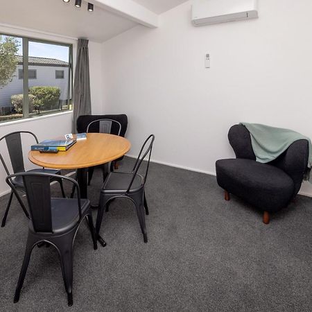 Napier Beach Top 10 Holiday Park & Motels Exterior photo