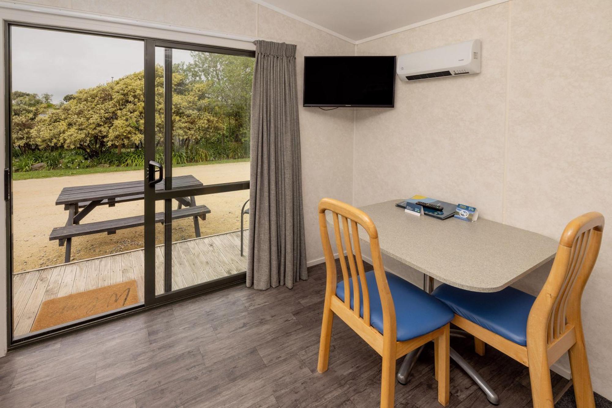 Napier Beach Top 10 Holiday Park & Motels Exterior photo